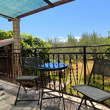 Apartma Istrsko Zavetje Pri Kopru - Istrian Hideaway Near Koper Apartman *