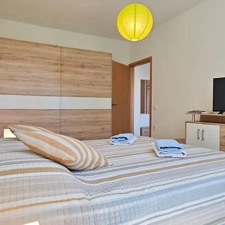 Apartma Istrsko Zavetje Pri Kopru - Istrian Hideaway Near Koper Apartman Pobegi