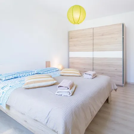 Apartma Istrsko Zavetje Pri Kopru - Istrian Hideaway Near Koper * Pobegi