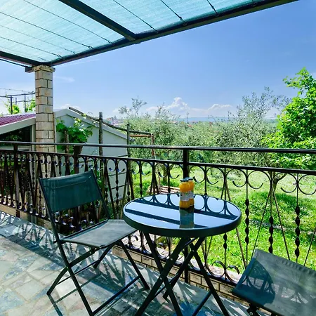 Apartma Istrsko Zavetje Pri Kopru - Istrian Hideaway Near Koper * Pobegi