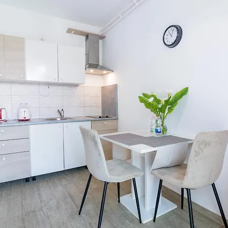 Apartma Istrsko Zavetje Pri Kopru - Istrian Hideaway Near Koper